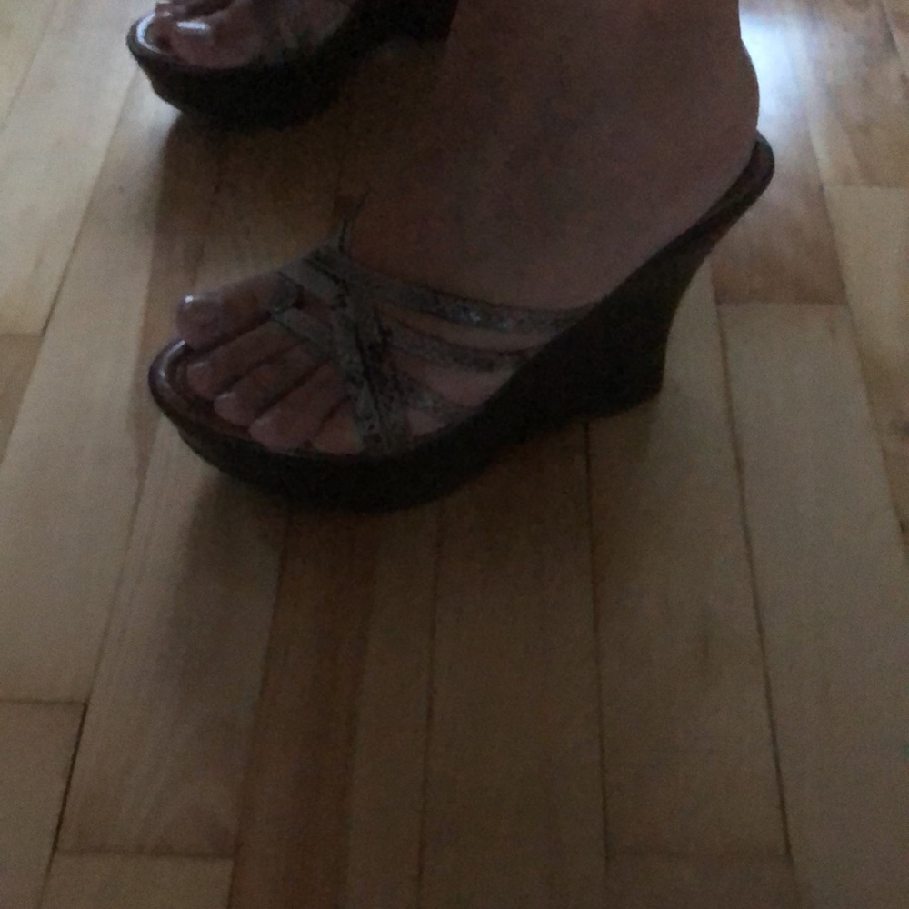 Beautiful outing Sumer heels - Picture 3 of 5